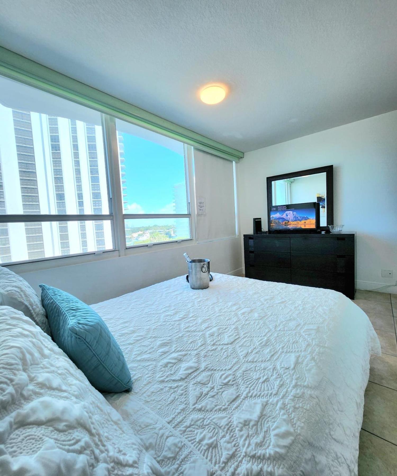 Beachfront Property Pool Gym Tennis Miami Beach! Екстер'єр фото